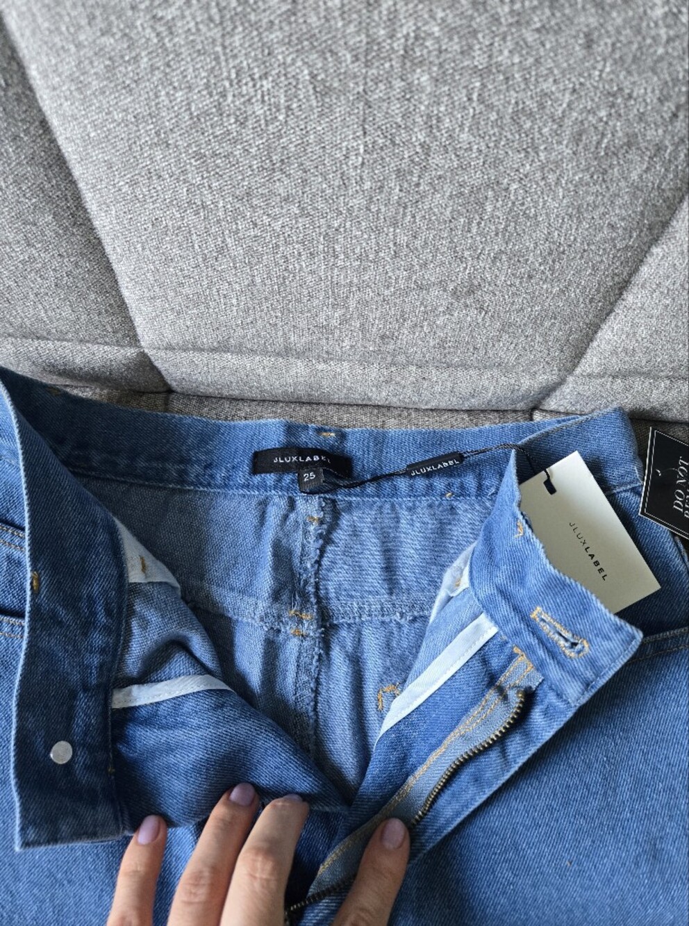 JLUXLABEL | Medium Wash Roesia Jeans In Blue Size 25 - Picture 9 of 16